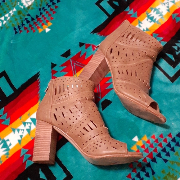 Restricted Shoes - Womens shoes